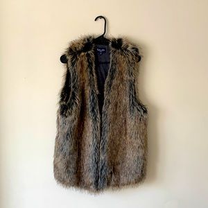 Splendid Womens medium faux fur cozy vest brand new tan and black